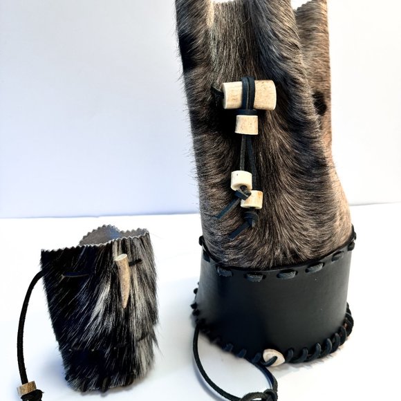 Hand made custom cowhide bucket bag - Picture 2 of 10
